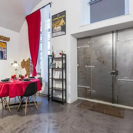 The Cinema House-center Apartment *