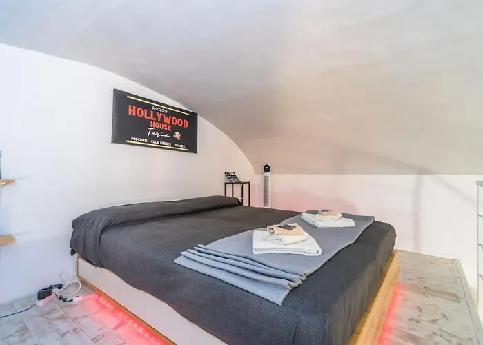 The Cinema House-center Apartment